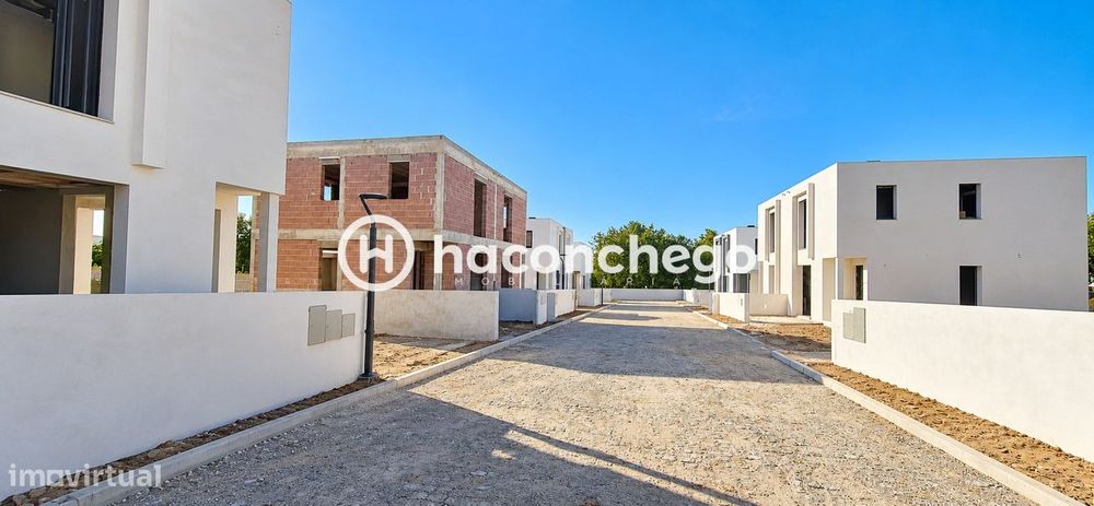 Moradias em Condomínio Fechado Lijó Barcelos
