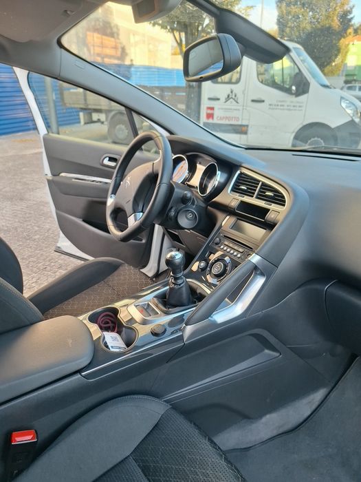 Peugeot / 3008 1.2 e-THP Style