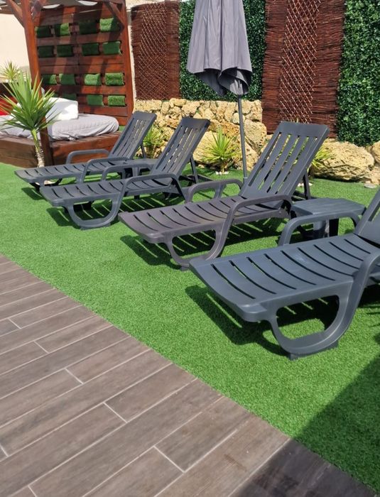 Espaço exterior para eventos com piscina

- Diária 10h00 as 20h00
- Não é permitido pernoitar 
- Não é permitido DJ ou banda/grupos de músicas ao vivo