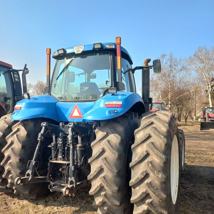 Продам трактор  New Holland Т8050