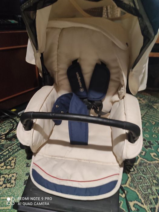 Автомобильное детское сиденье