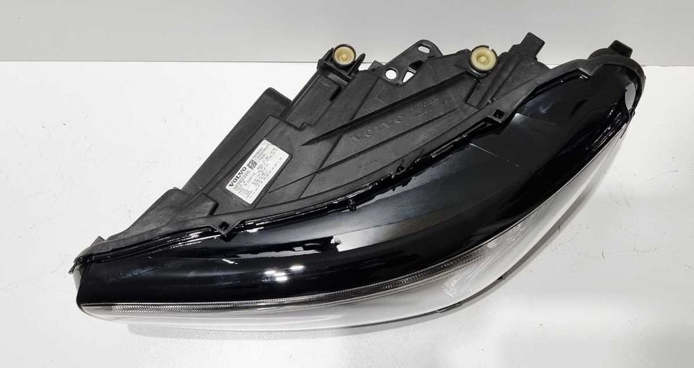 Reflektor lewy Full Led Volvo XC40 Lift Pixel europa