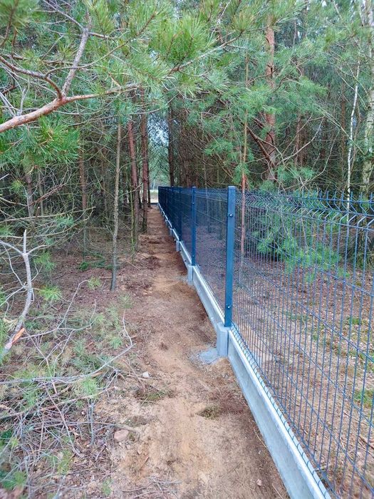 Panele ogrodzeniowe, ogrodzenie panelowe, panel fi4 montaż z montażem