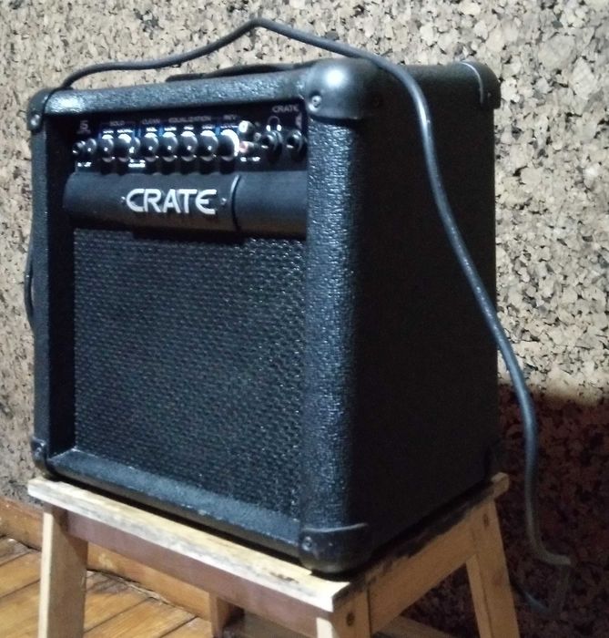 (Amplificador CRATE Gt15r Usa 2000) liguei a Guitarras Gibson e Fender