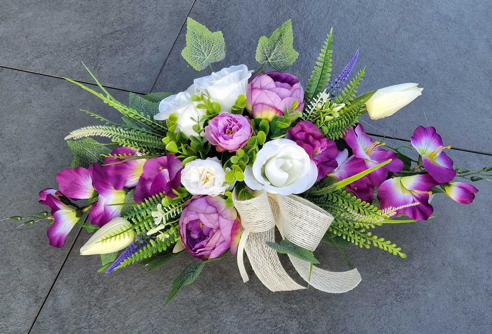 Stroik WIOSENNY kompozycja kwiatowa na grób ikebana WG310