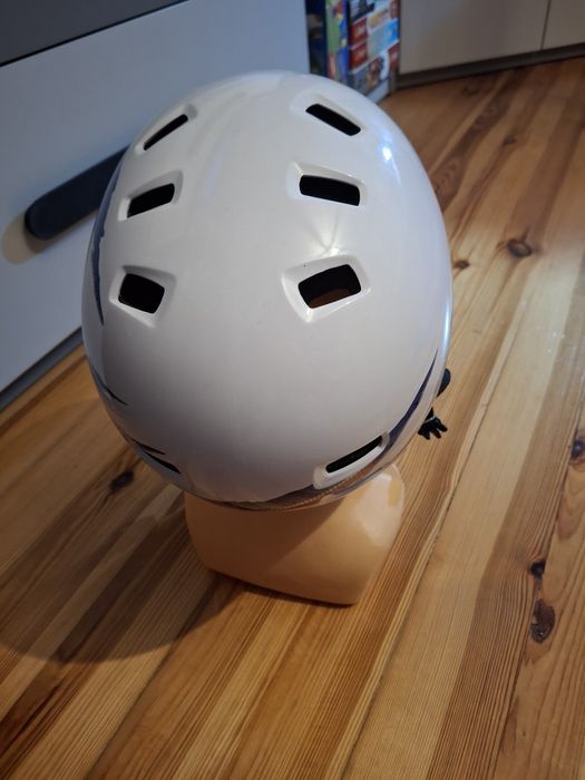 Kask na deske, rolki, hulajnoge.