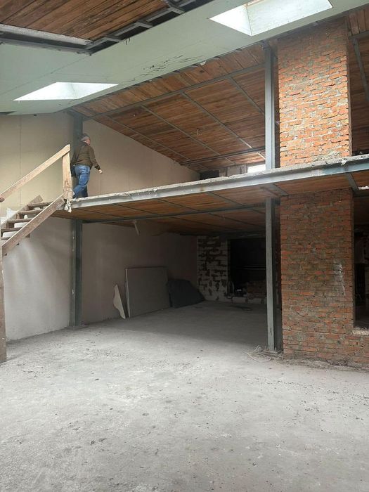 Продається квартира в 3-х рівнях на Дерибасівській