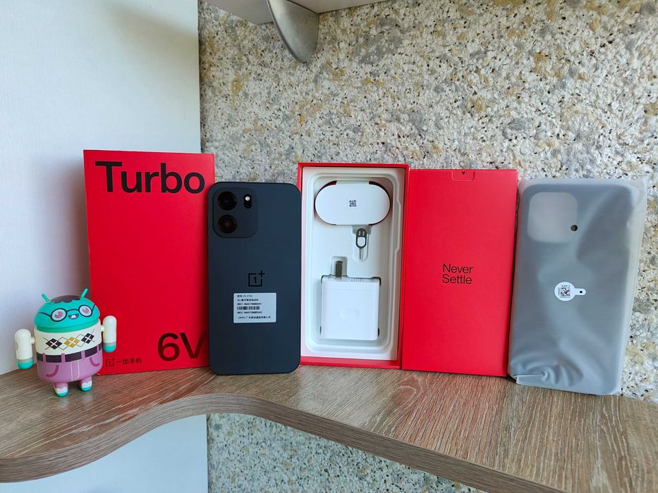 OnePlus Turbo 6V 8/256ГБ NFC (CN), 6.78" 144Гц, Snap7s Gen 4, 9000мАг, IP69K Новий смартфон