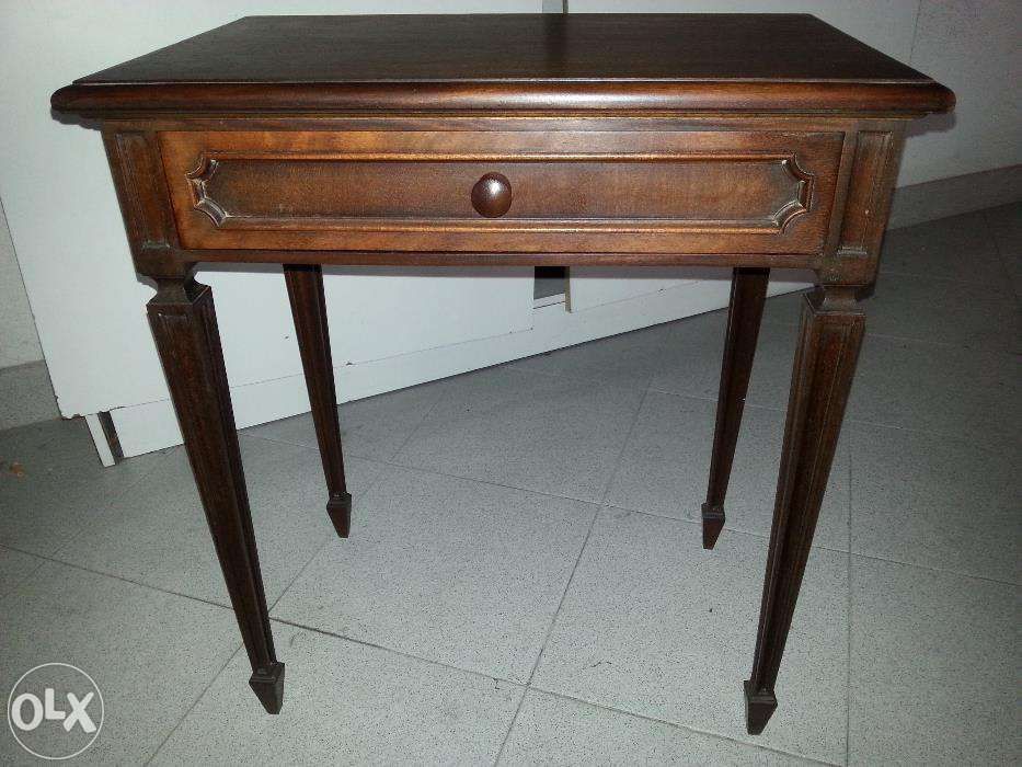 Mesa de Apoio estilo Inglês com gaveta