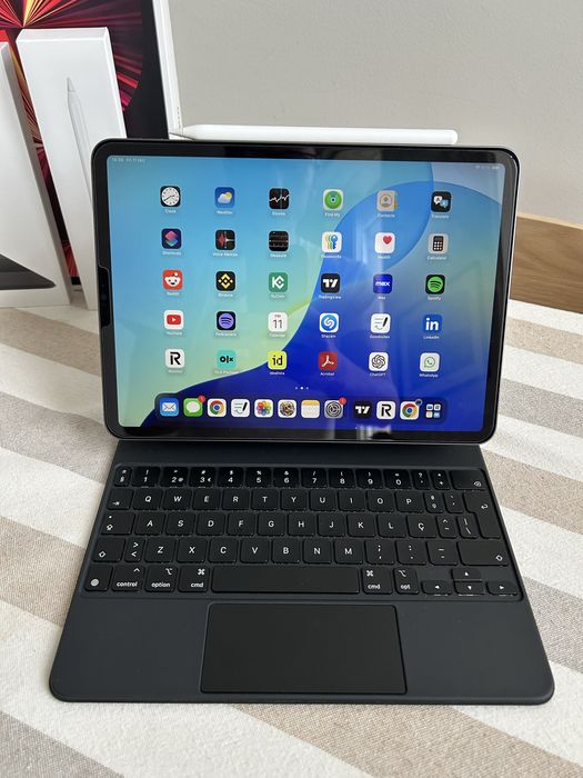 iPad Pro 11 " 256 gb M1 + Magic Keyboard + Pencil 2nd gen
