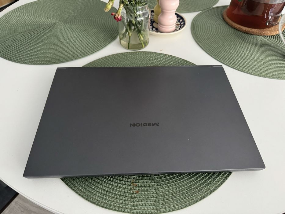 Laptop do gier Medion S15801 i7 10750h RTX 2060 Full HD 240Hz