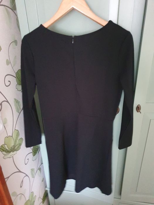 Czarna klasyczna sukienka