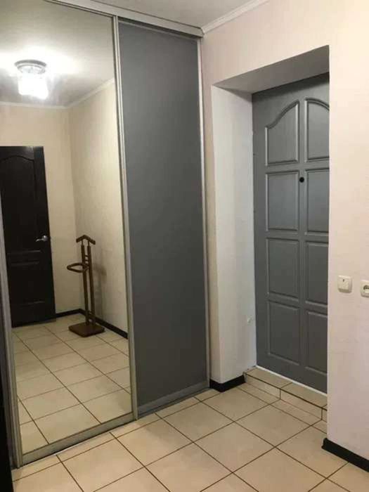 Продам 1-к квартиру в центре | 10/14, 41 м2, кирпичный дом | м.Майдан Конституции, м.Левада