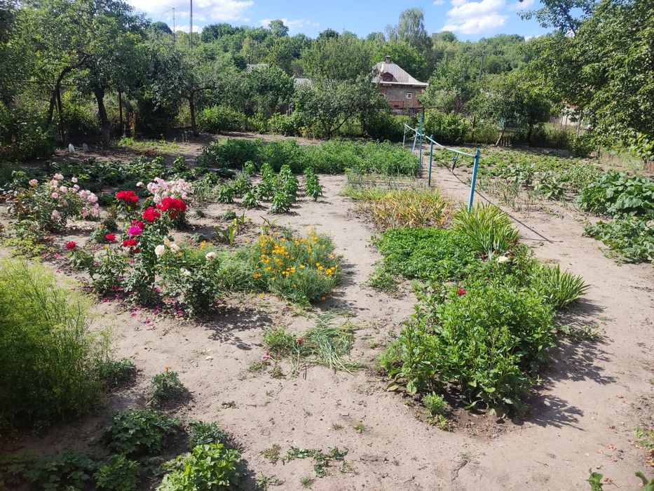 Продам добротний будинок на дві сім'ї