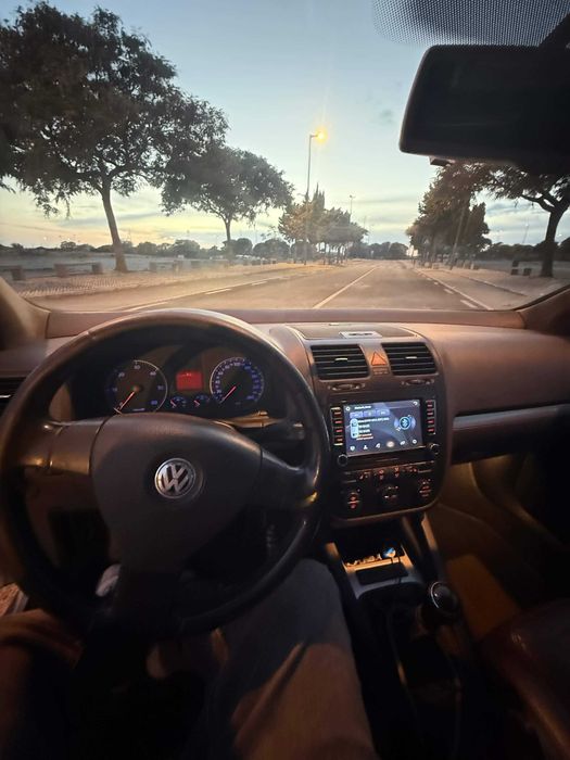 Volkswagen Golf V 2.0 TDI Sport — photo 4