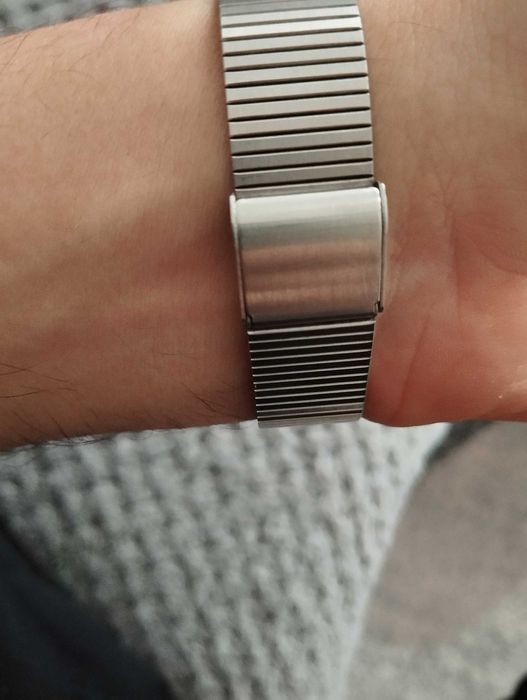 Stary zegarek elektroniczny Advance