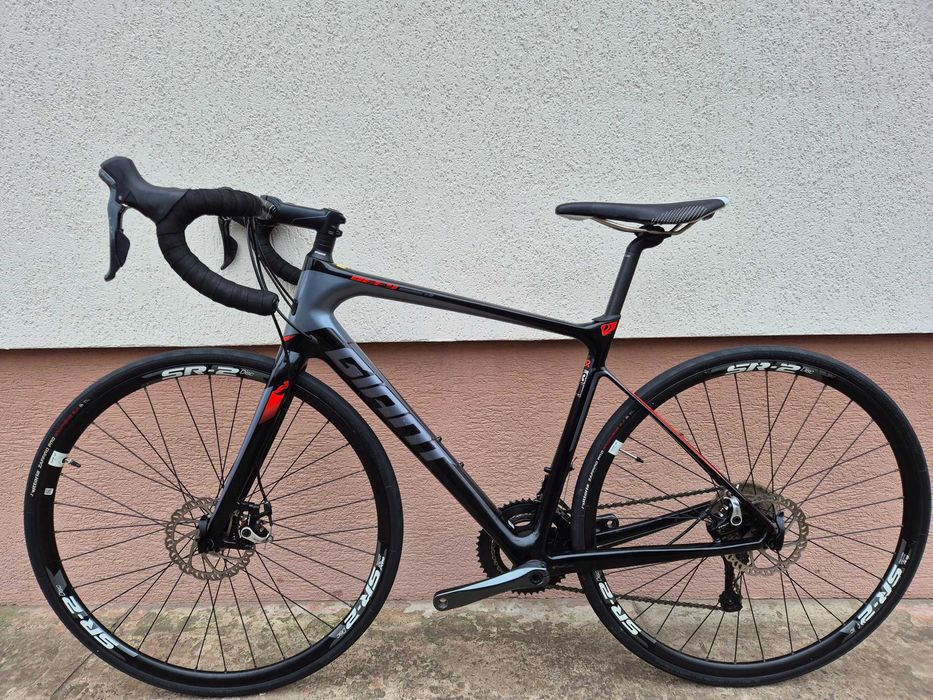 Rower szosowy full carbon Giant Defy Advanced disc, Shimano Tiagra