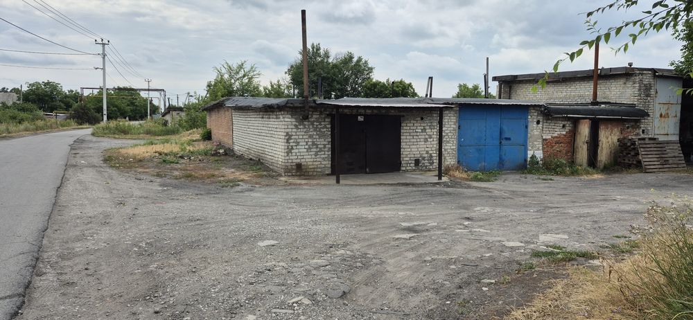 Продам гараж за недостроенной поликлиникой.