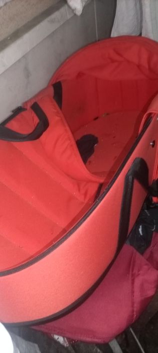 2 berços Chicco 10eur.