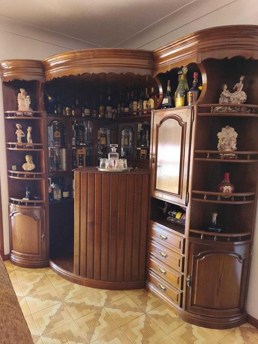 Bar antigo de madeira
