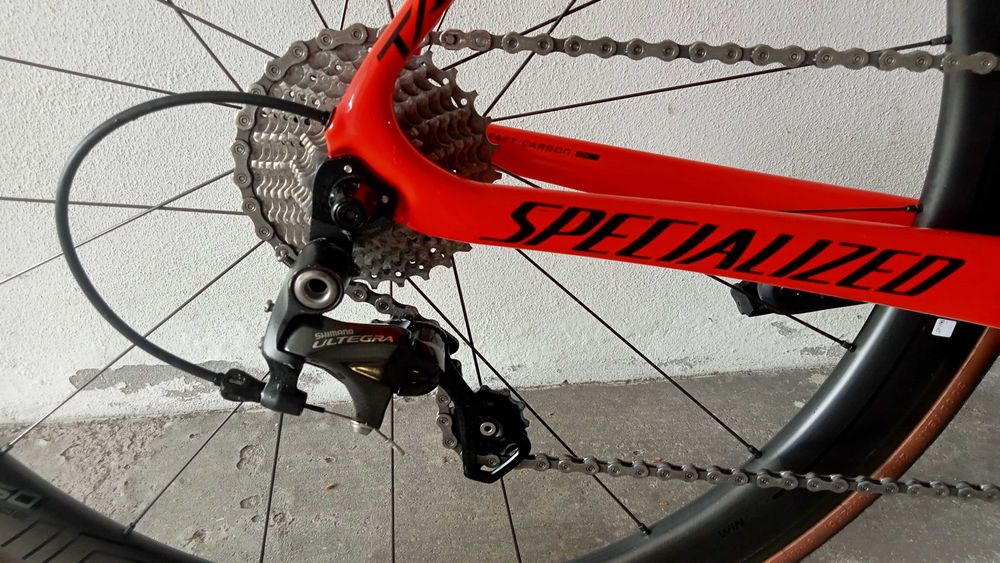 Bicicleta muito bem tratada specialized tarmac