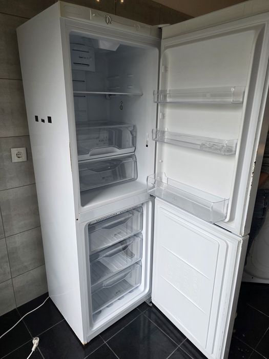 Frigorífico combinado Indesit LI80 FF2 W – a funcionar perfeitamente