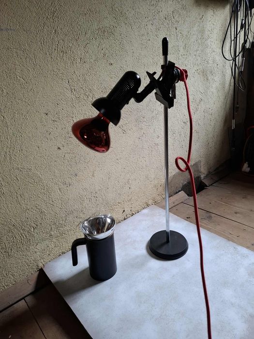 Lampa lecznicze podczerwona na statywie