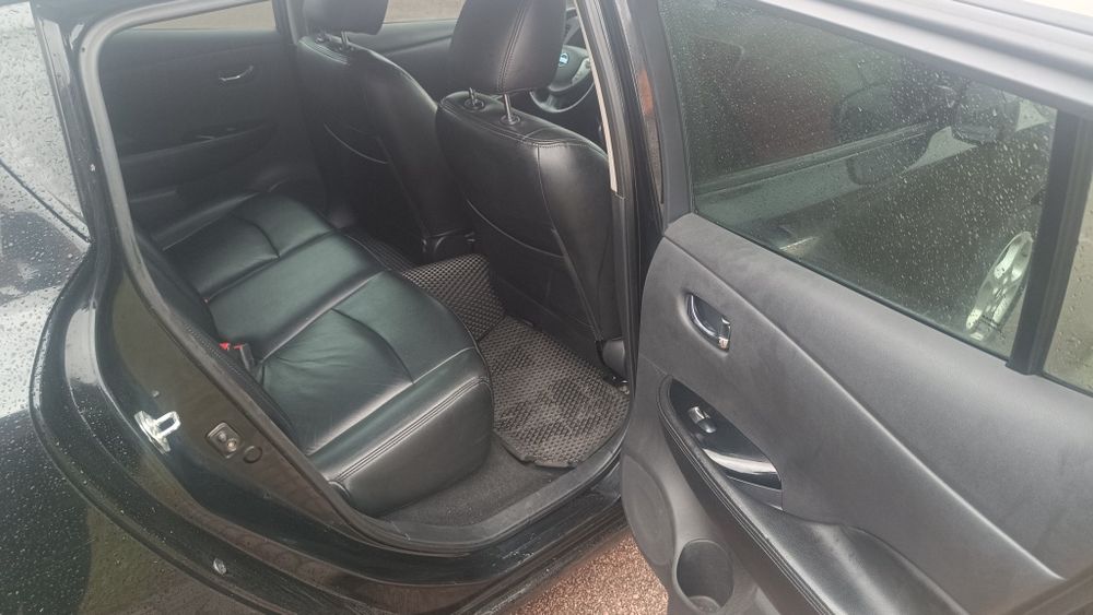 Оренда Ніссан лиф 2013 року