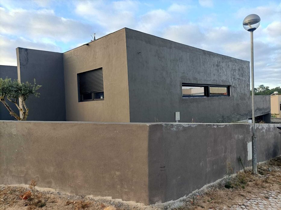Vende-se Moradia