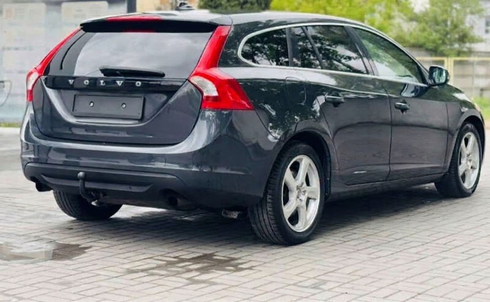 Volvo V60 2012 VIN YV1FW45C1C1083730 фото оголошення 2 з 7