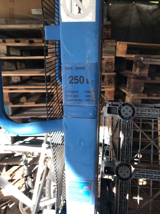 Empilhador Manual Max.250kg