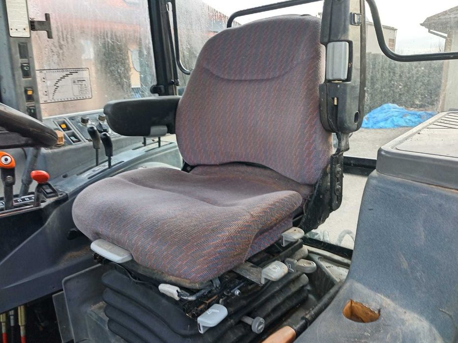 New Holland 8340 Przedni Tuz 1996 Rok Klimatyzacja Ford New Holland