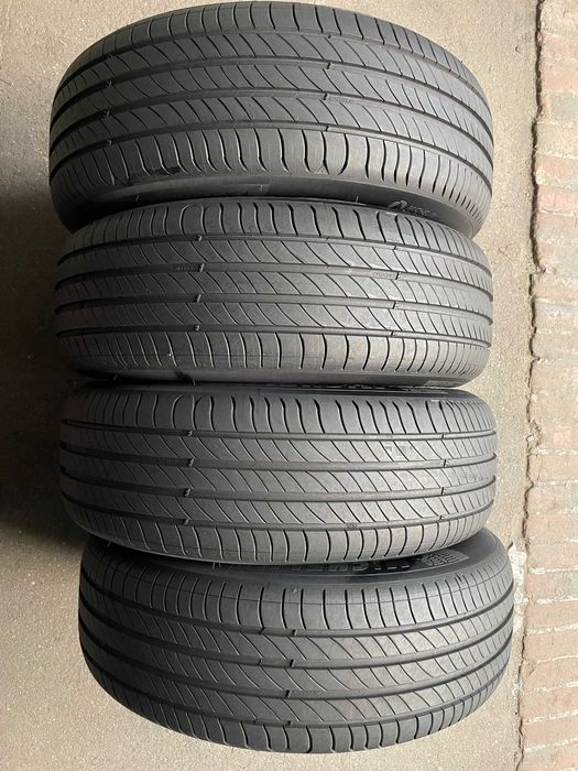 Komplet opon Michelin 215/65R17 Demo