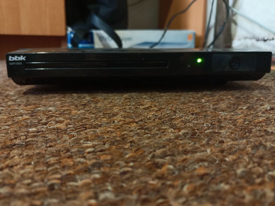 DVD-плеєр BBK DVP159SI з USB та караоке