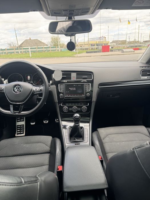 Volkswagen Golf VII 2015 року