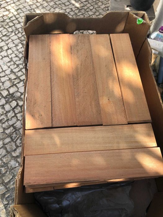 Oportunidade: chão de madeira maciça (garapa) em ótimo estado.