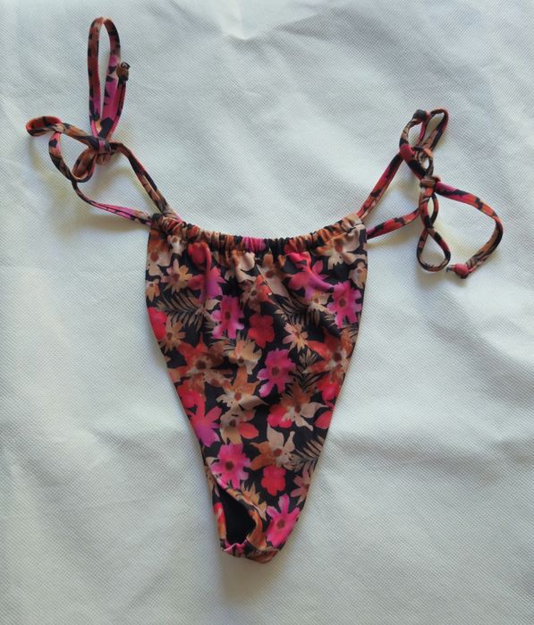 Boohoo majtki dół od bikini thongs figi stringi wiązane XS 34 S 36 hit