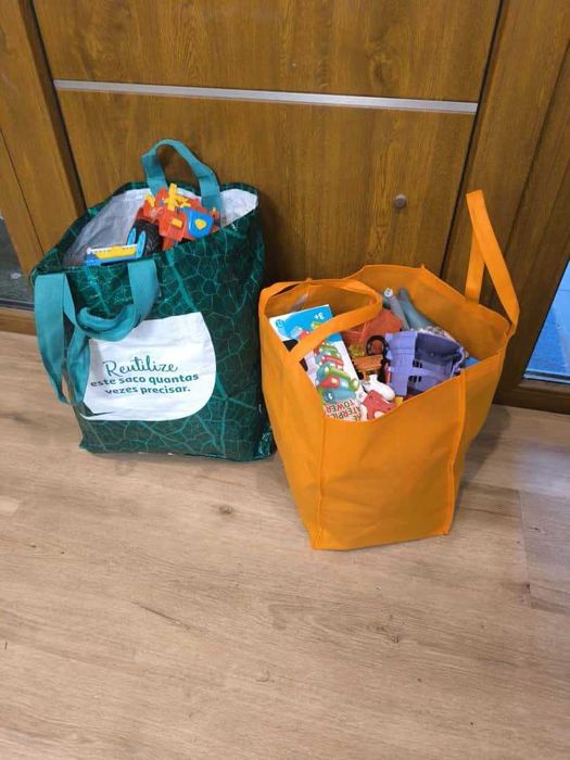 2 Sacos cheios de brinquedos Apenas 10eurs