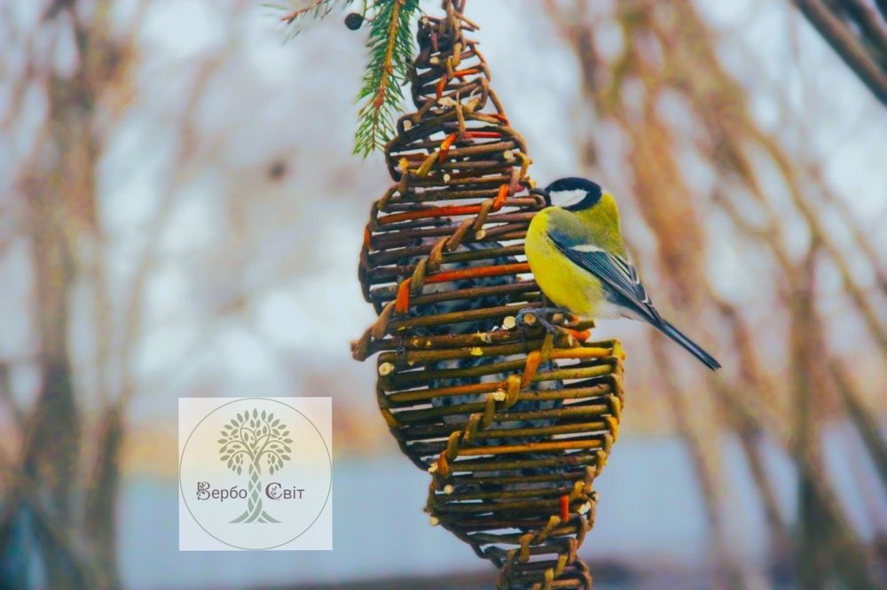 Годівничка кормушка для птахів