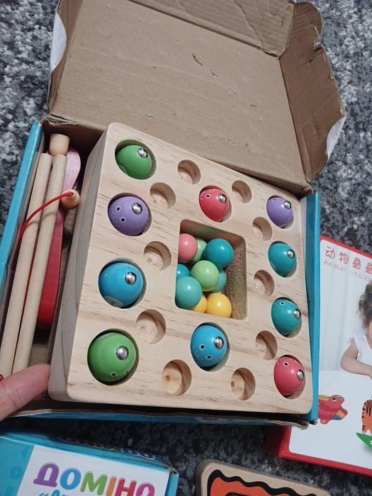 Рибалка,  магнітний лабіринт,  доміно, балансир рахівниця