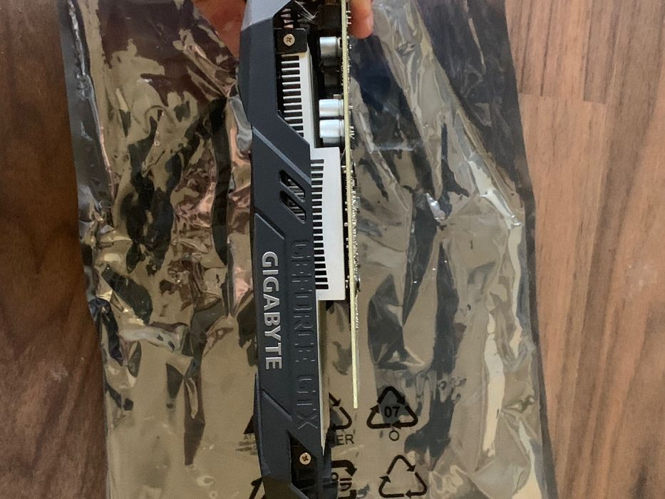 GTX 1650 Gigabyte 4GB OC – Como nova