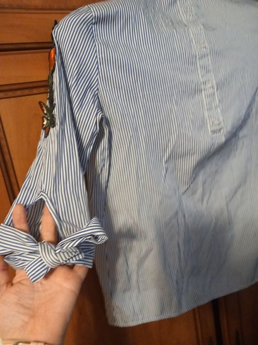 Bluzka z ozdobnym ornamentem