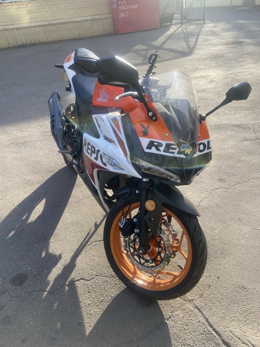Продам мотоцикл ml250 cbr