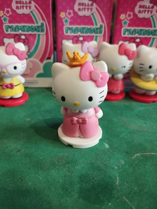 Фігурка Hello Kitty "гарнюні"