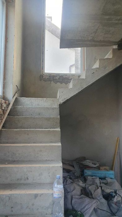 Продаж будинку, Винники