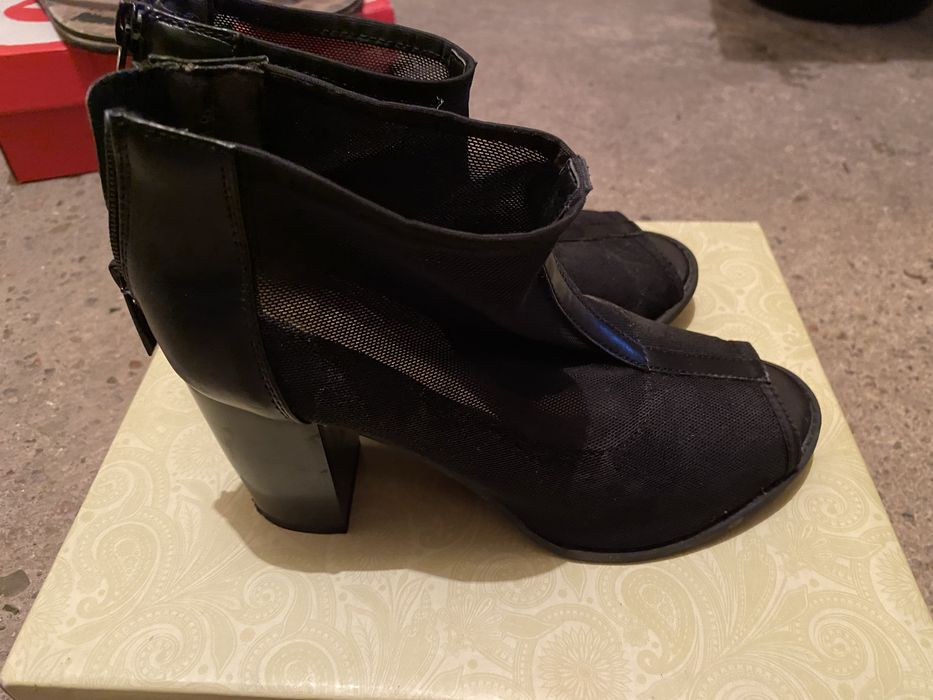 Buty damskie na obcasie