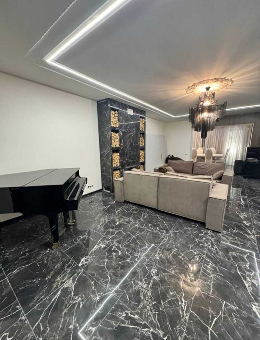 Продам элитный дом в Совиньоне с дизайнерским ремонтом