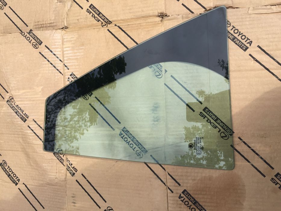 Скло двері для Skoda Fabia II б/у оригінал