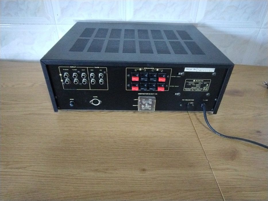 Amplificador integrado Sanyo Dca 311