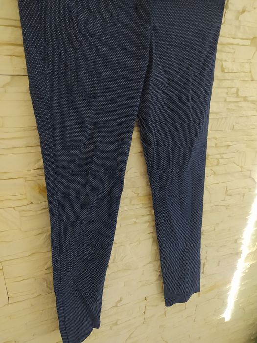 Spodnie eleganckie granatowe w kropki 34